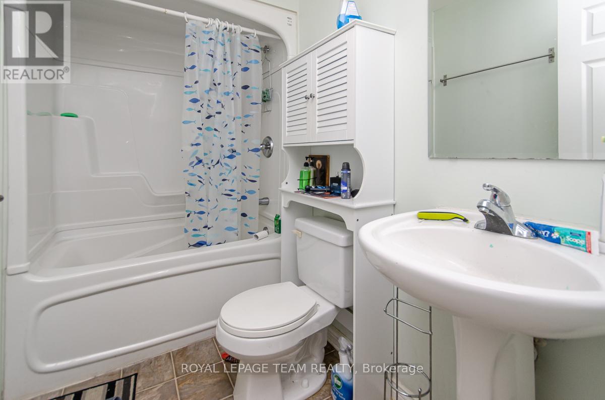 395 Mcleod Street, Ottawa, Ontario  K2P 1A5 - Photo 6 - X12388016