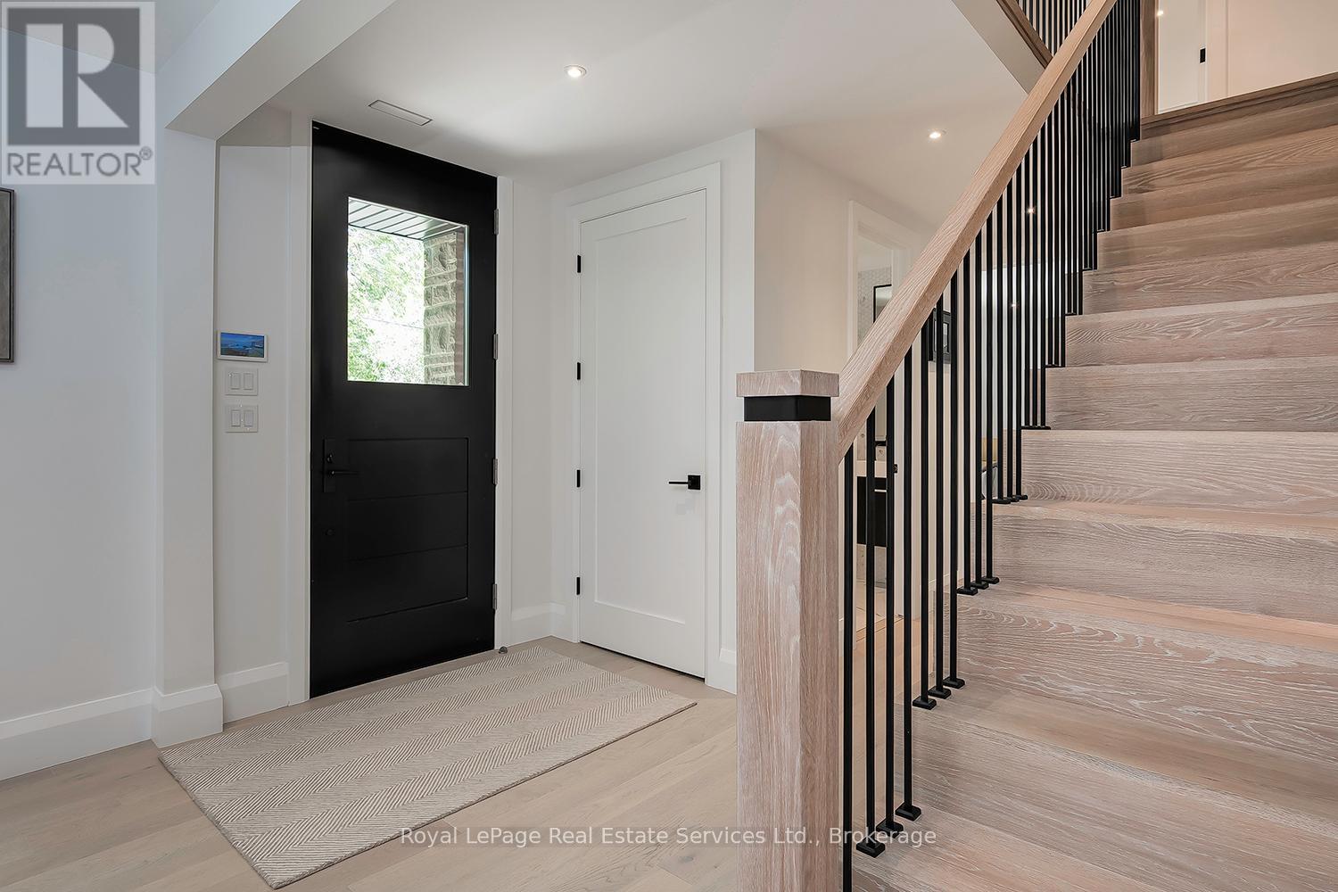 111 Judith Crescent, Hamilton, Ontario  L9G 1L3 - Photo 6 - X12387995