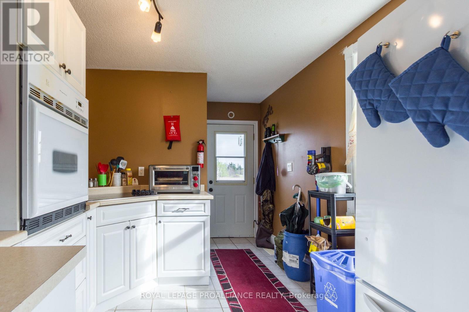 16 Dead Creek Road, Quinte West, Ontario  K0K 1L0 - Photo 10 - X12385281