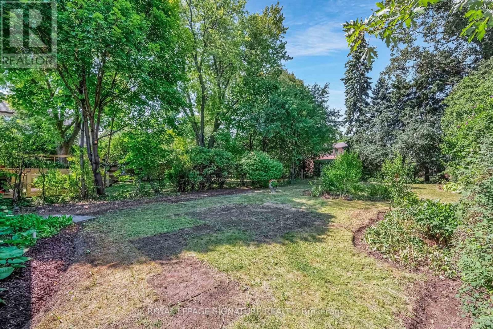 24 Ealing Drive, Toronto, Ontario  M2L 2R5 - Photo 30 - C12387779