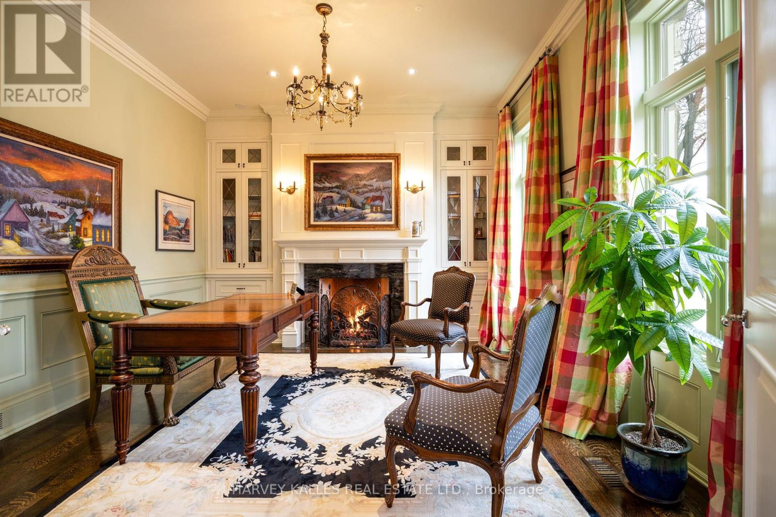 Property at 50 LAWRENCE CRESCENT image 3