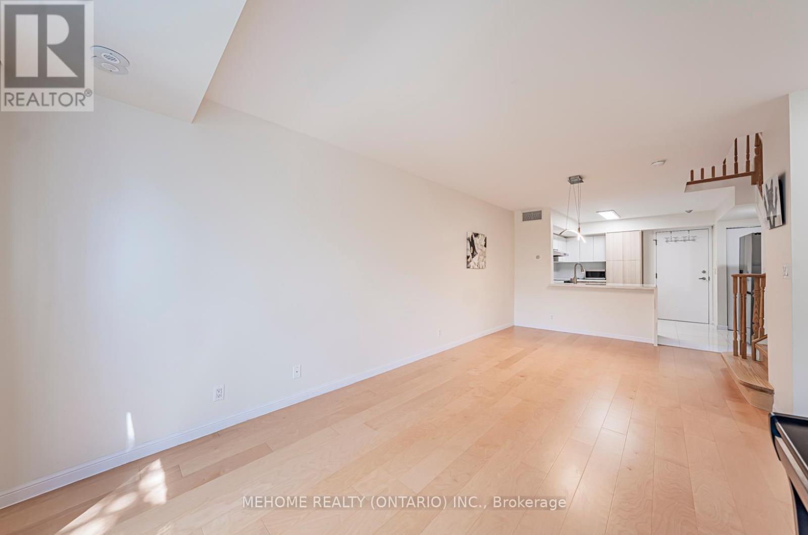 Property at 1227 - 28 SOMMERSET WAY image 3