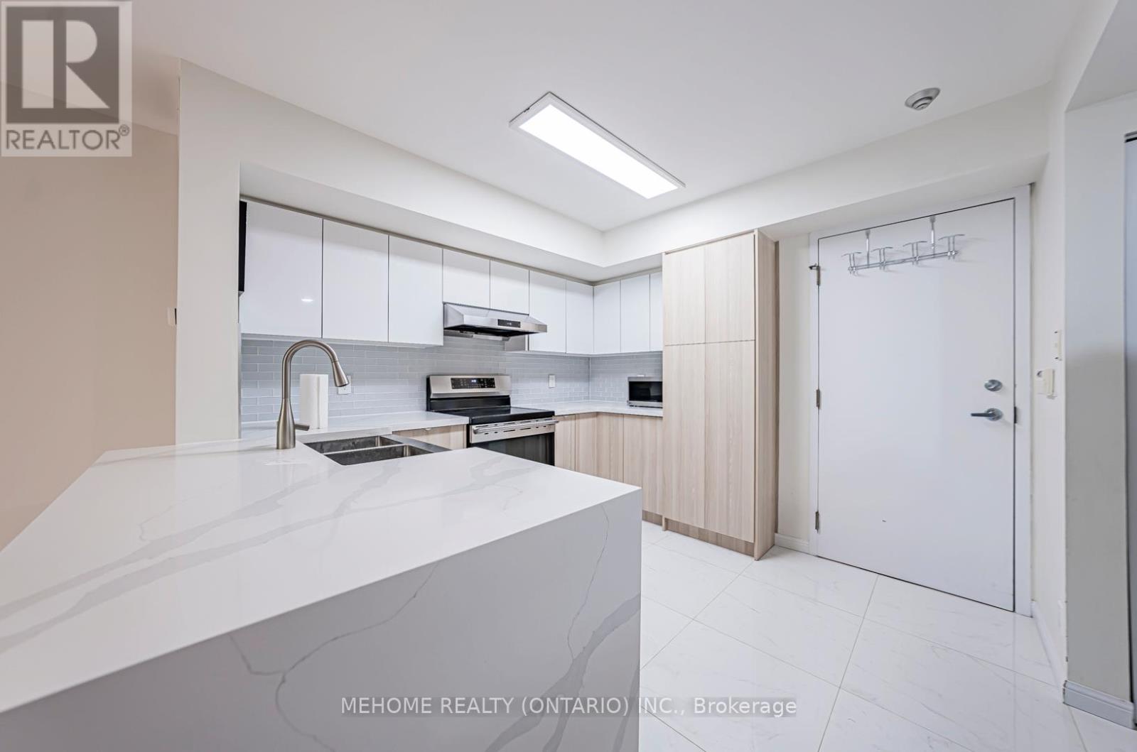 1227 - 28 Sommerset Way, Toronto, Ontario  M2N 6W7 - Photo 6 - C12387872
