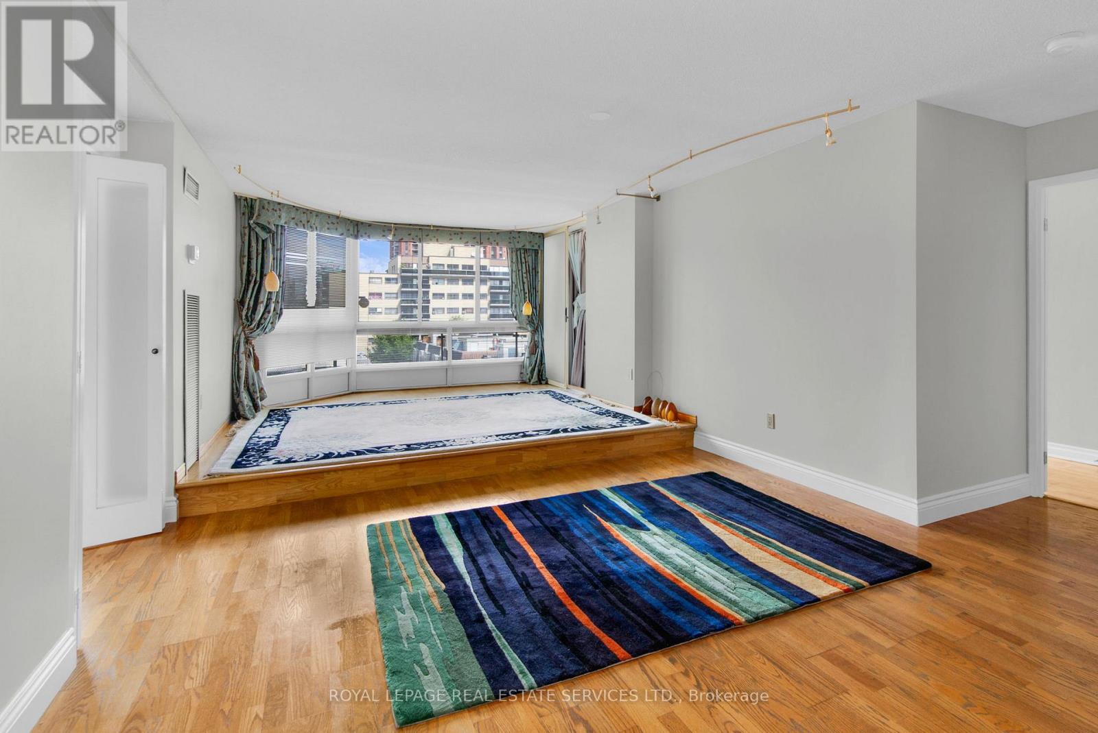 609 - 130 Carlton Street, Toronto, Ontario  M5A 4K3 - Photo 10 - C12387890