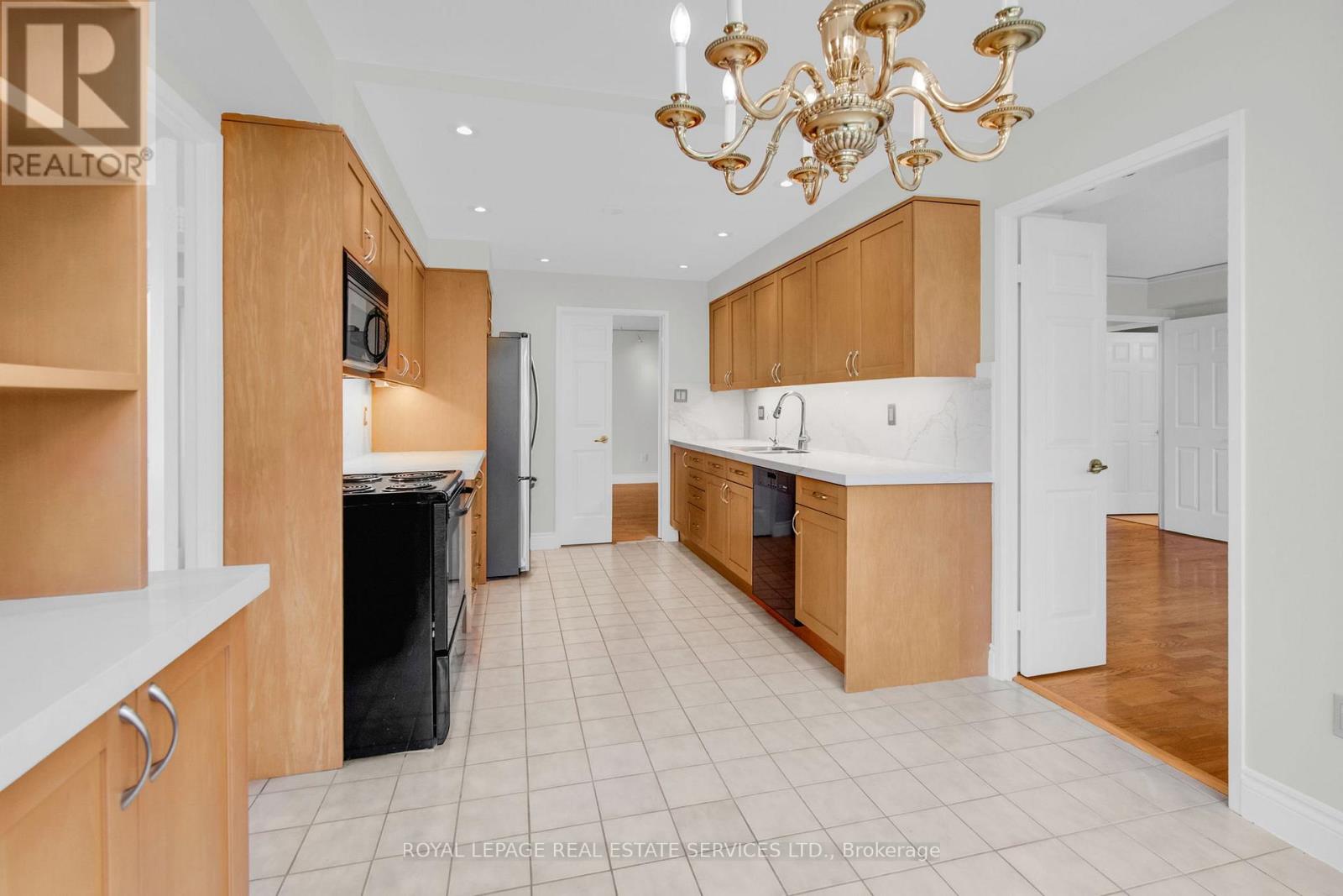 609 - 130 Carlton Street, Toronto, Ontario  M5A 4K3 - Photo 19 - C12387890