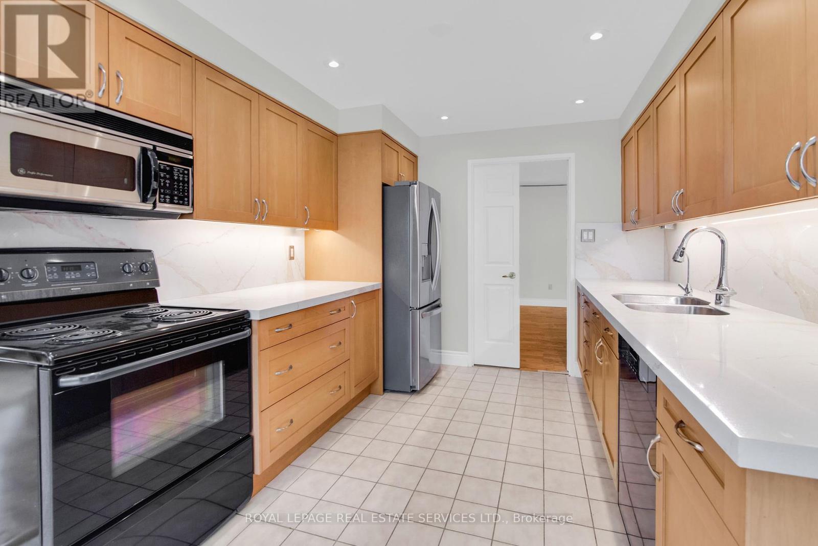609 - 130 Carlton Street, Toronto, Ontario  M5A 4K3 - Photo 21 - C12387890