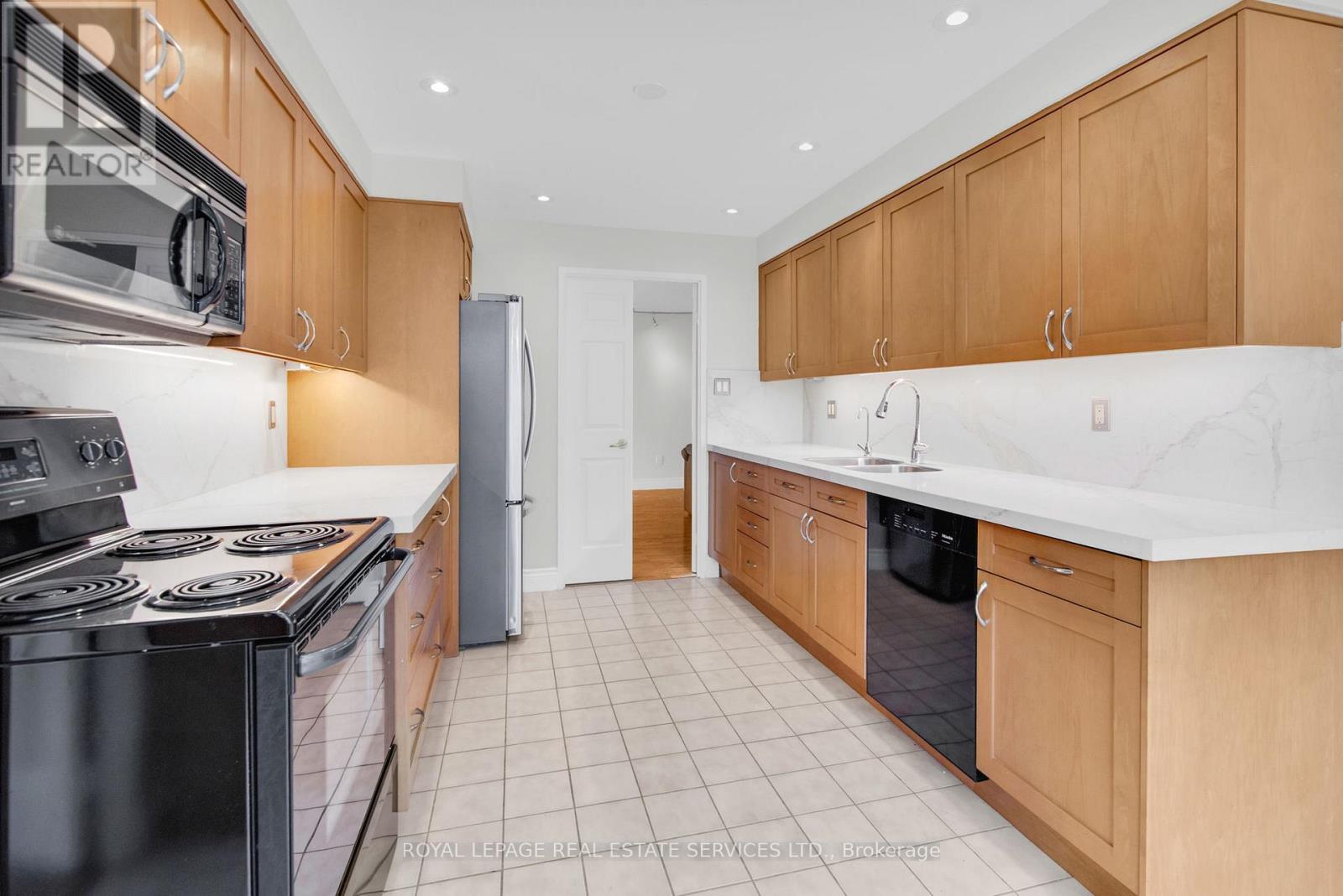 609 - 130 Carlton Street, Toronto, Ontario  M5A 4K3 - Photo 22 - C12387890