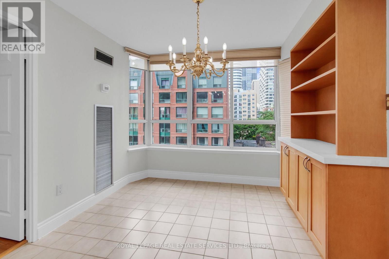 609 - 130 Carlton Street, Toronto, Ontario  M5A 4K3 - Photo 24 - C12387890