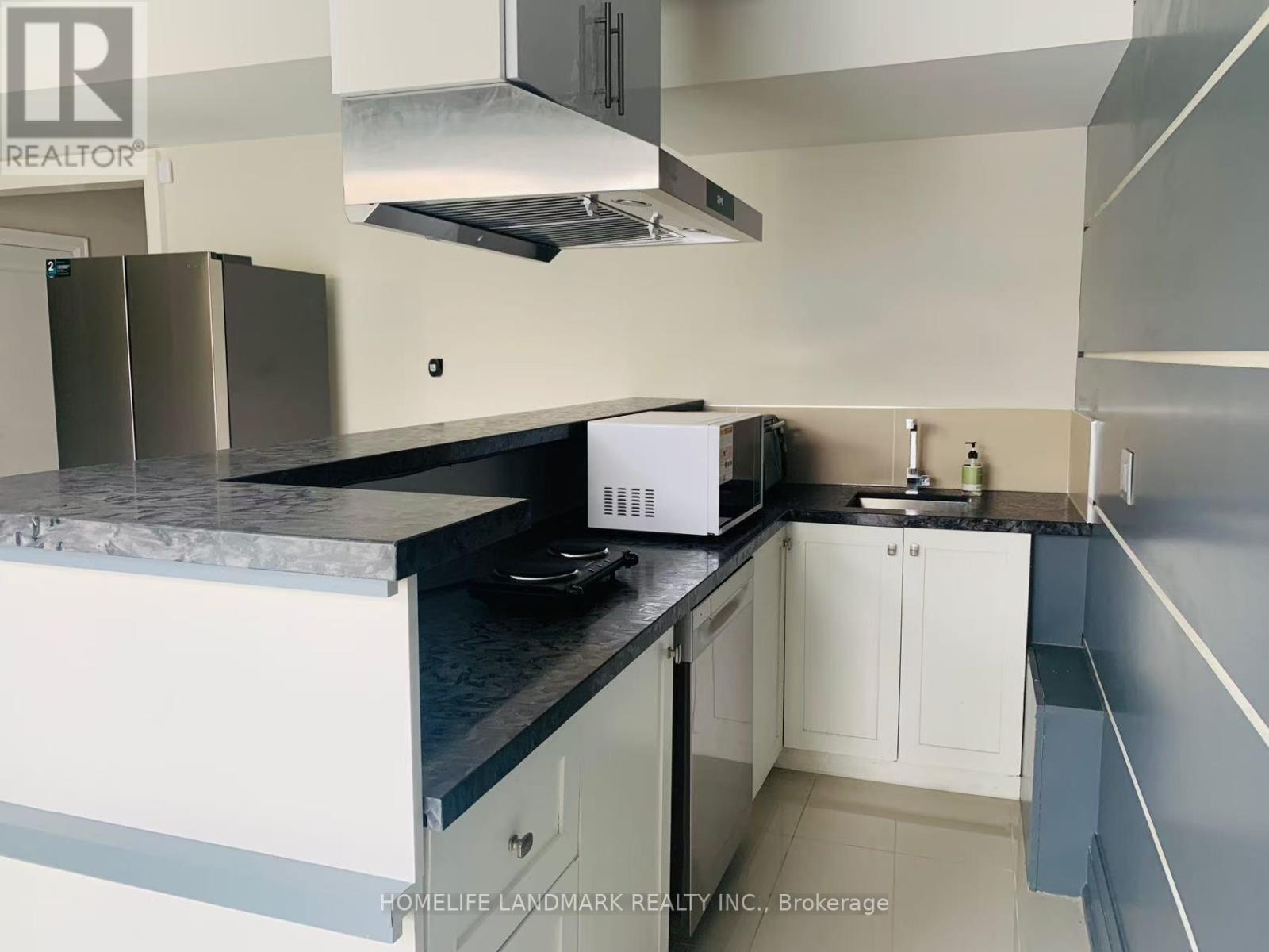 108 Patricia Avenue, Toronto, Ontario  M2M 1J4 - Photo 10 - C12387942