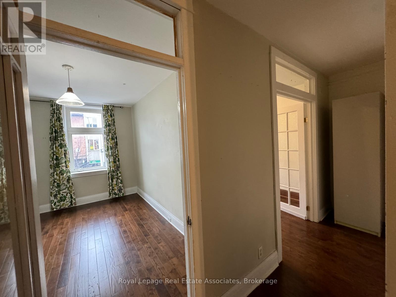 Second Floor - 497 Bloor Street W, Toronto, Ontario  M5S 1Y2 - Photo 3 - C12387957