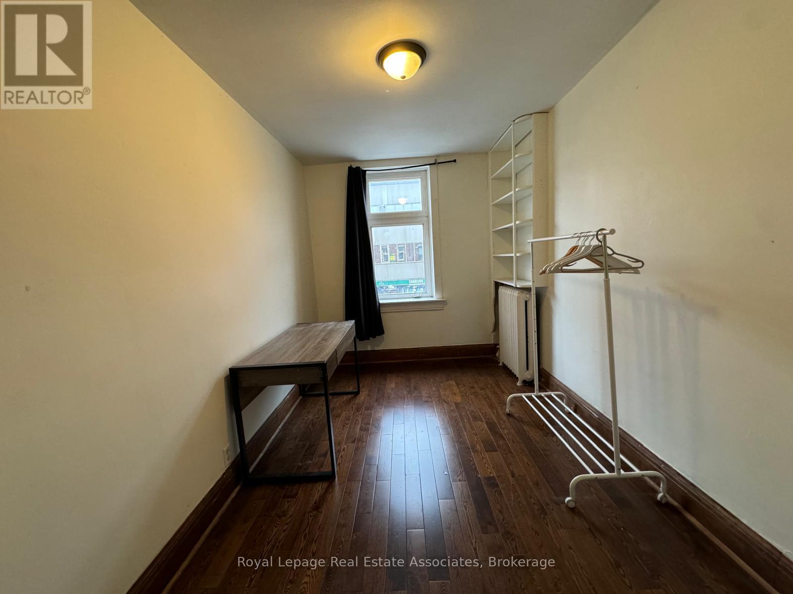 Second Floor - 497 Bloor Street W, Toronto, Ontario  M5S 1Y2 - Photo 4 - C12387957