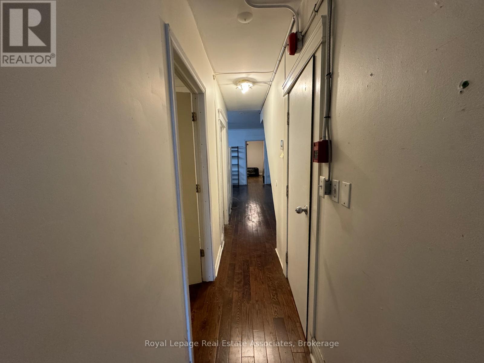 Second Floor - 497 Bloor Street W, Toronto, Ontario  M5S 1Y2 - Photo 5 - C12387957