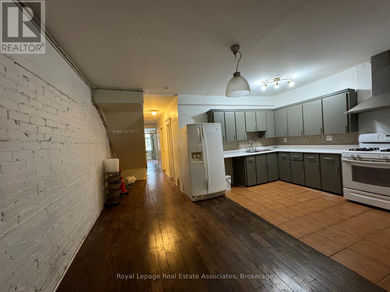 Second Floor - 497 Bloor Street W, Toronto, Ontario  M5S 1Y2 - Photo 9 - C12387957