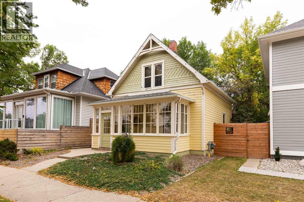 Property at 818 6 Avenue S image 2