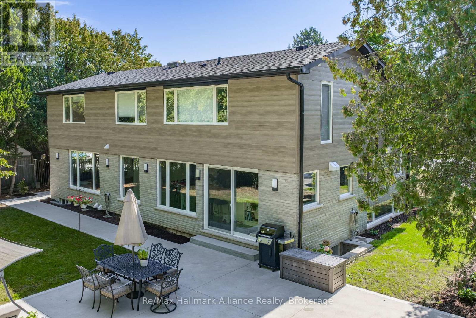 247 Willowridge Court, Oakville, Ontario  L6L 5J1 - Photo 2 - W12385351