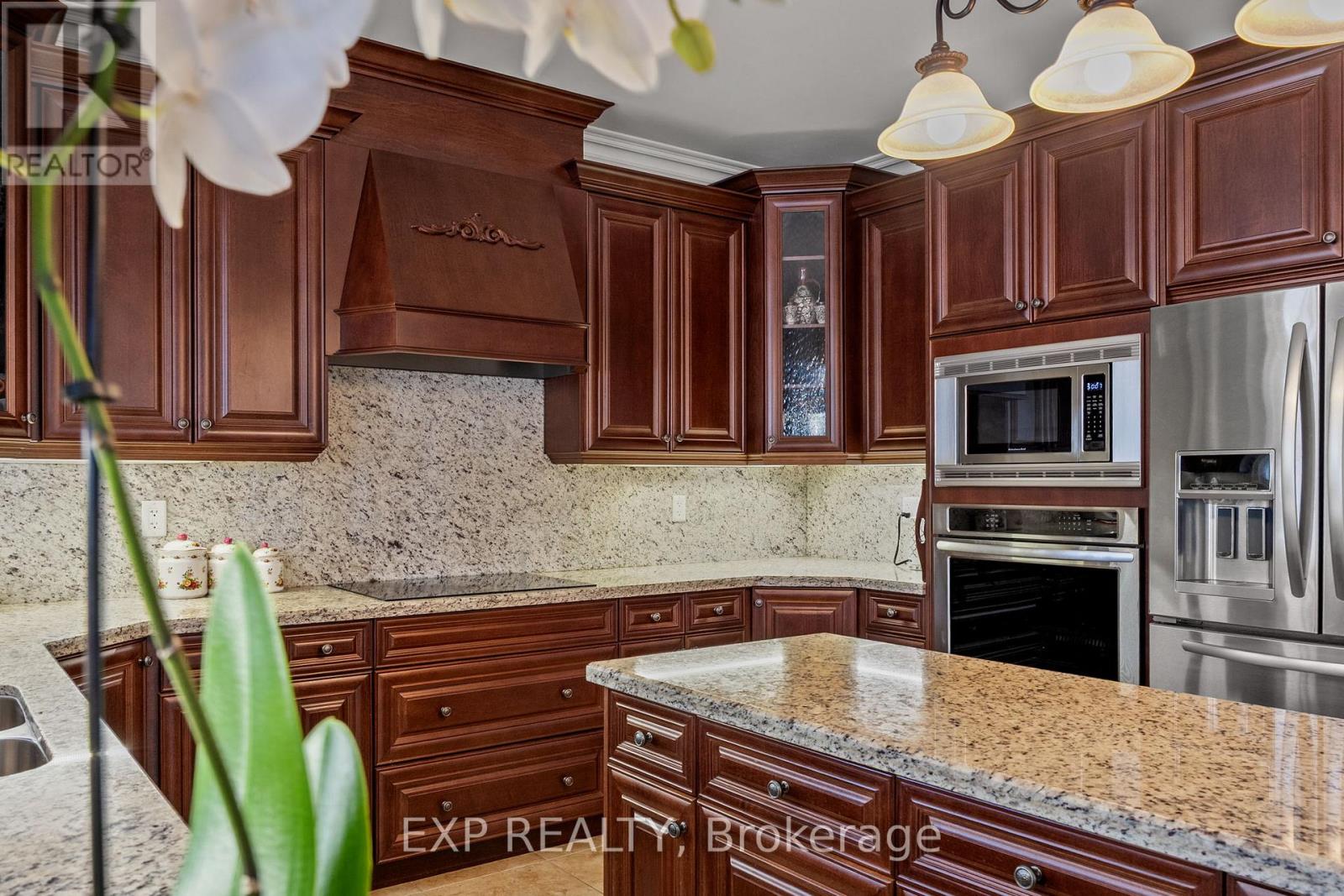 18 Wolford Court, Georgina, Ontario  L4P 0B1 - Photo 18 - N12387730
