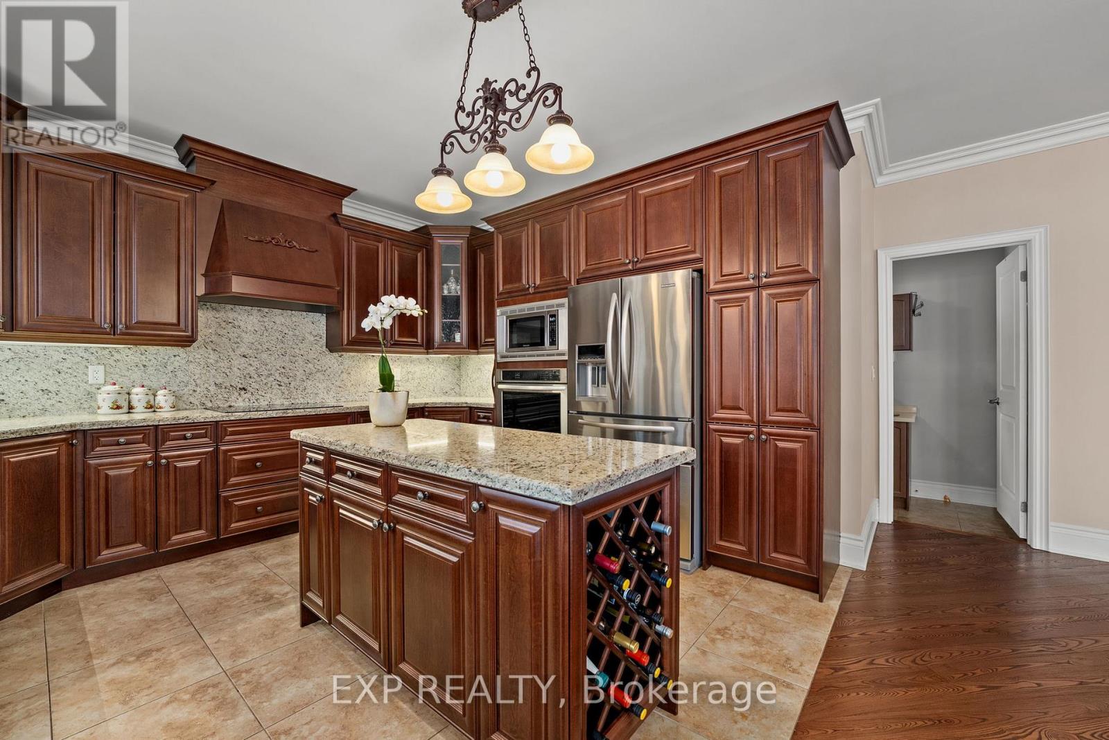 18 Wolford Court, Georgina, Ontario  L4P 0B1 - Photo 19 - N12387730