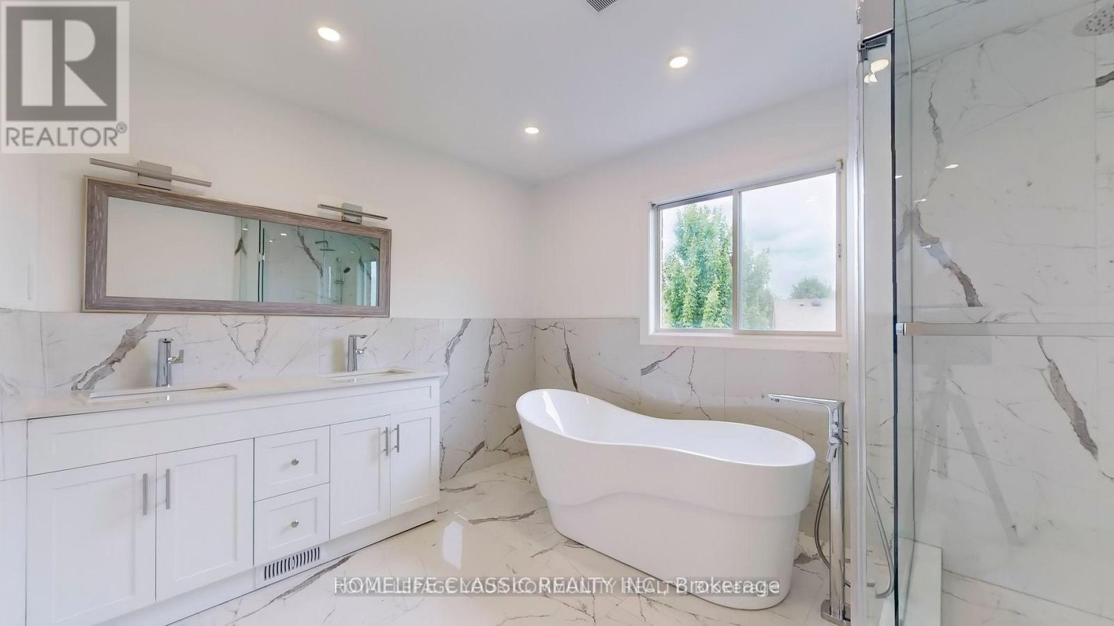 Main - 267 Savage Road, Newmarket, Ontario  L3X 1S1 - Photo 22 - N12387842