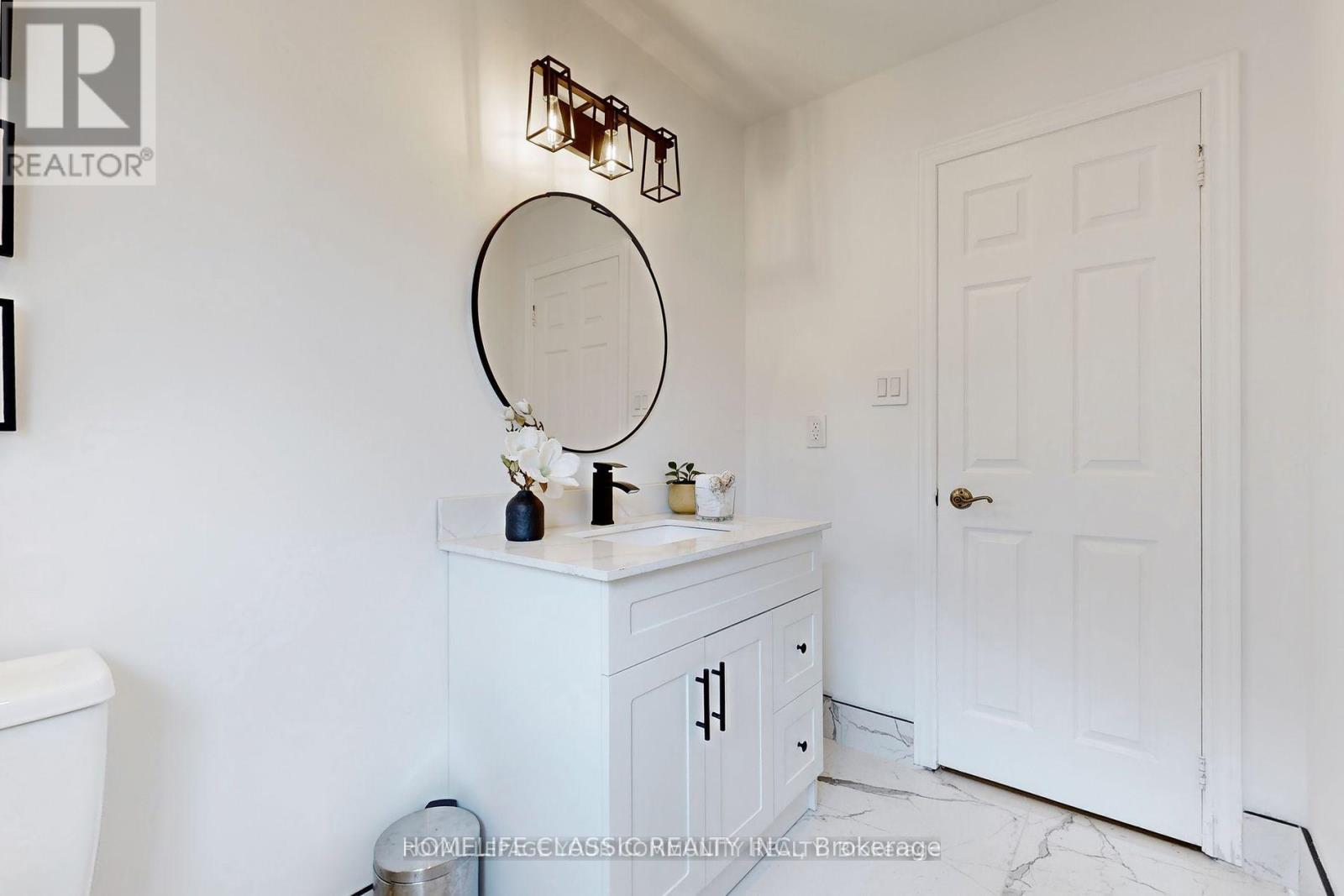 Main - 267 Savage Road, Newmarket, Ontario  L3X 1S1 - Photo 27 - N12387842