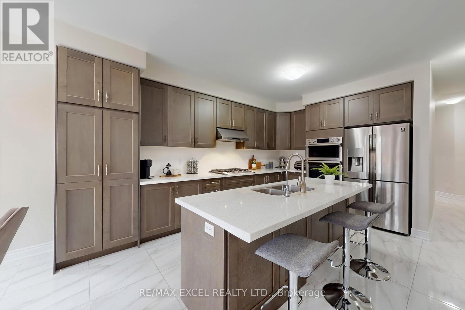 96 Boundary Boulevard, Whitchurch-Stouffville, Ontario  L4A 4W2 - Photo 12 - N12387876