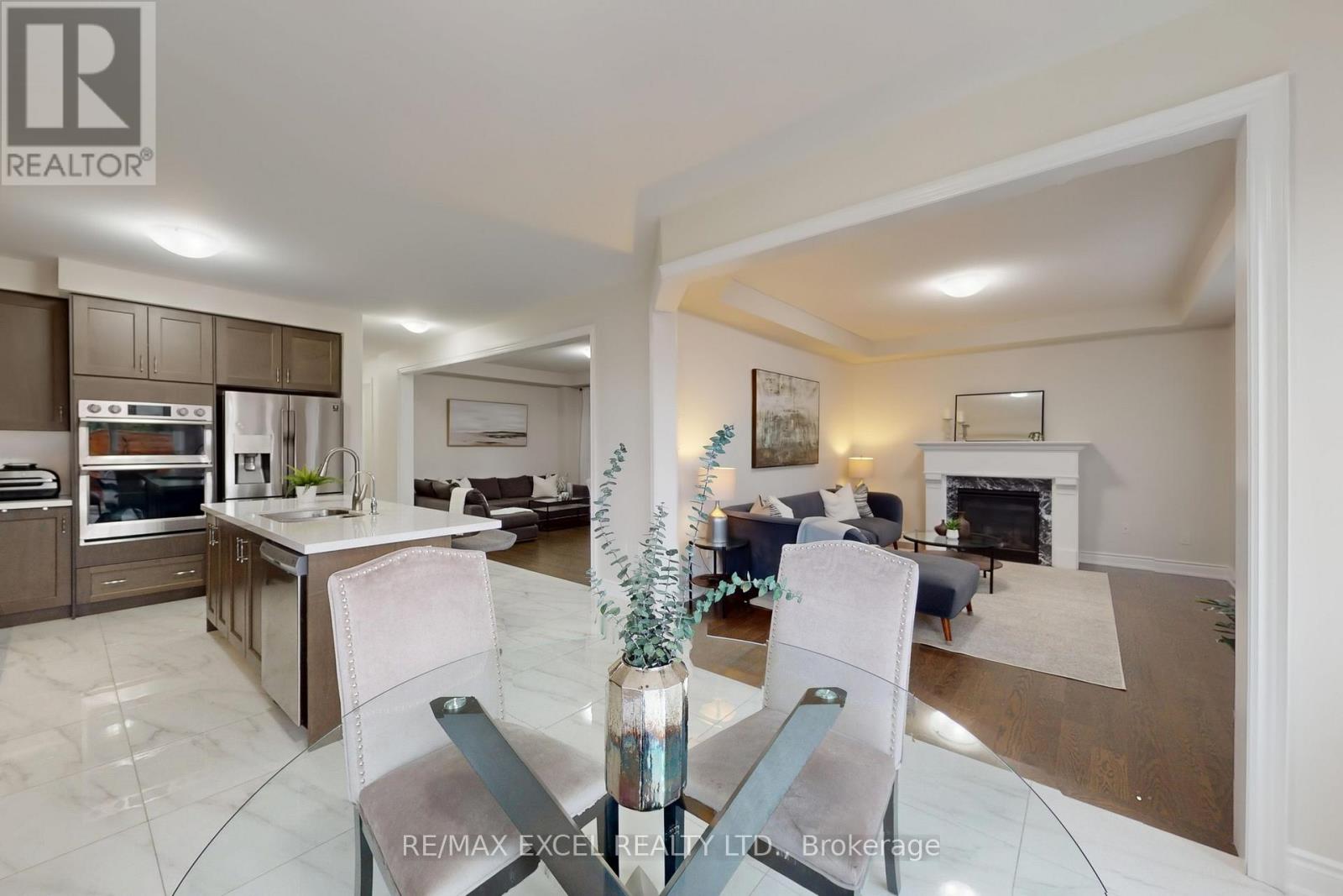96 Boundary Boulevard, Whitchurch-Stouffville, Ontario  L4A 4W2 - Photo 13 - N12387876