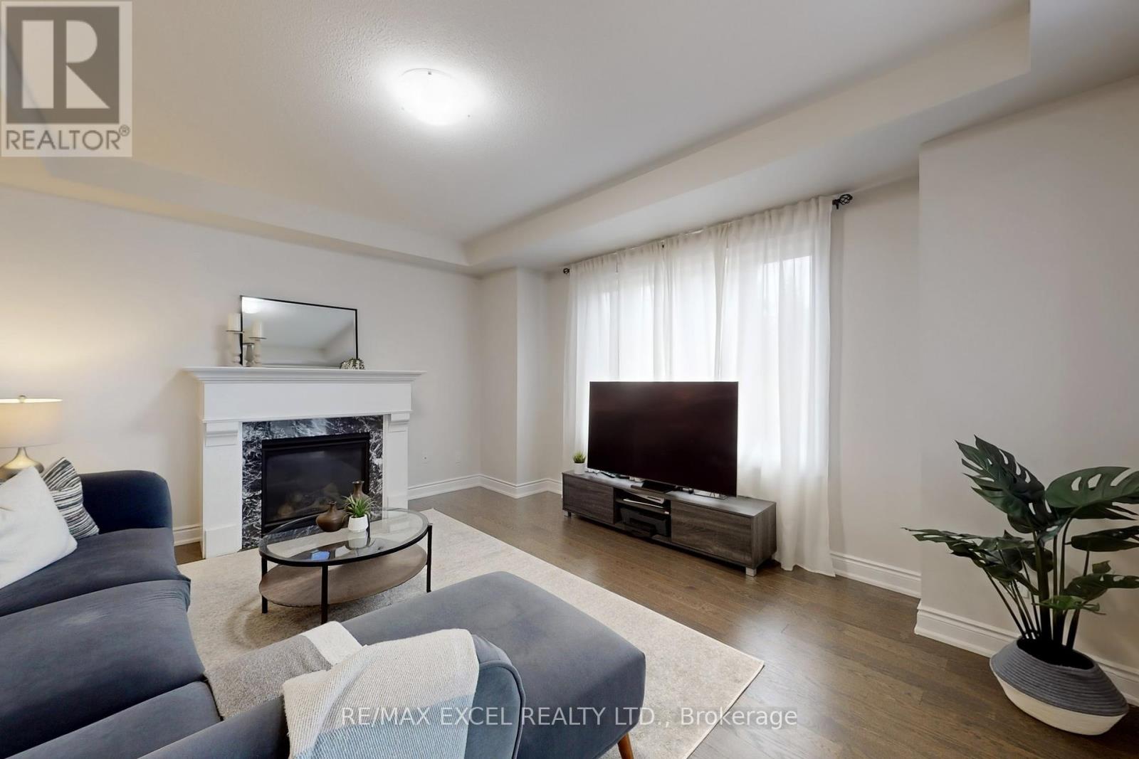 96 Boundary Boulevard, Whitchurch-Stouffville, Ontario  L4A 4W2 - Photo 6 - N12387876