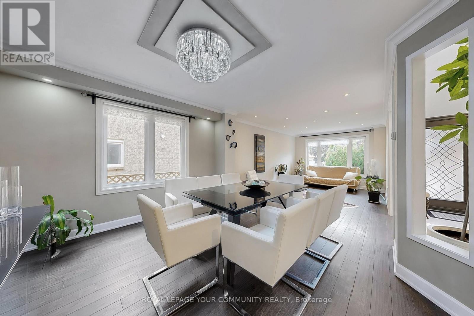 7 Shaftsbury Avenue, Richmond Hill, Ontario  L4C 9K6 - Photo 10 - N12387923