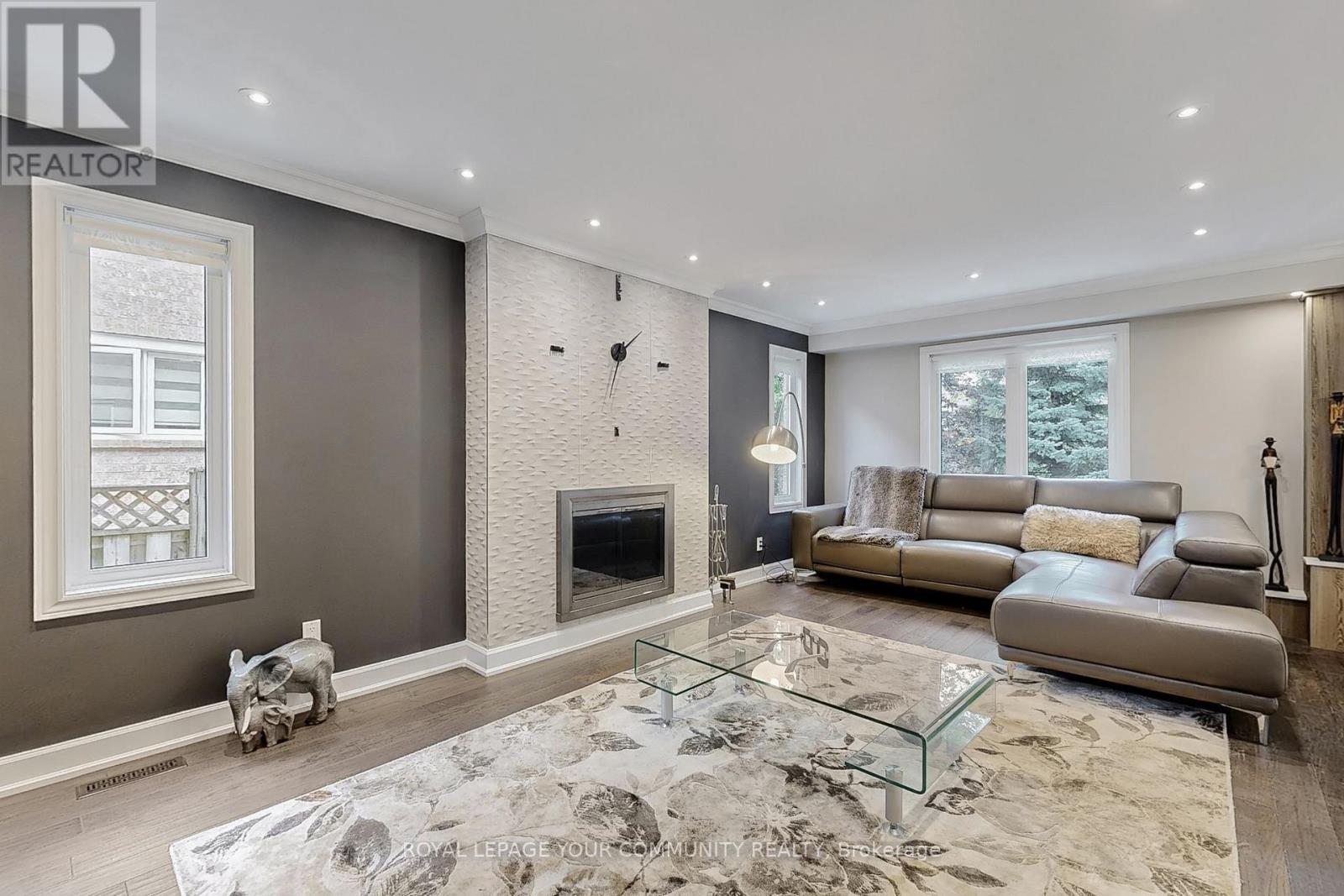 7 Shaftsbury Avenue, Richmond Hill, Ontario  L4C 9K6 - Photo 13 - N12387923