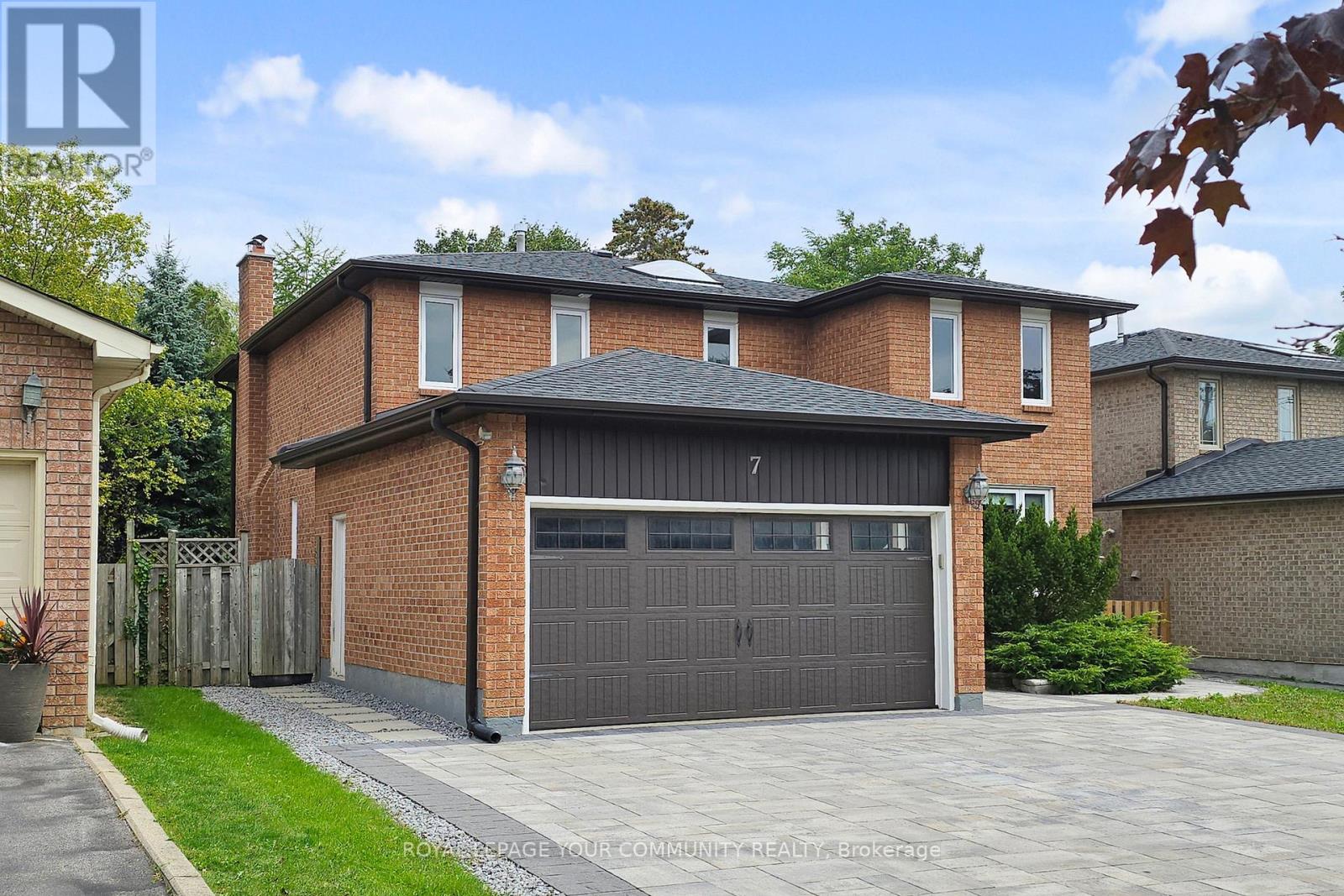 7 Shaftsbury Avenue, Richmond Hill, Ontario  L4C 9K6 - Photo 3 - N12387923