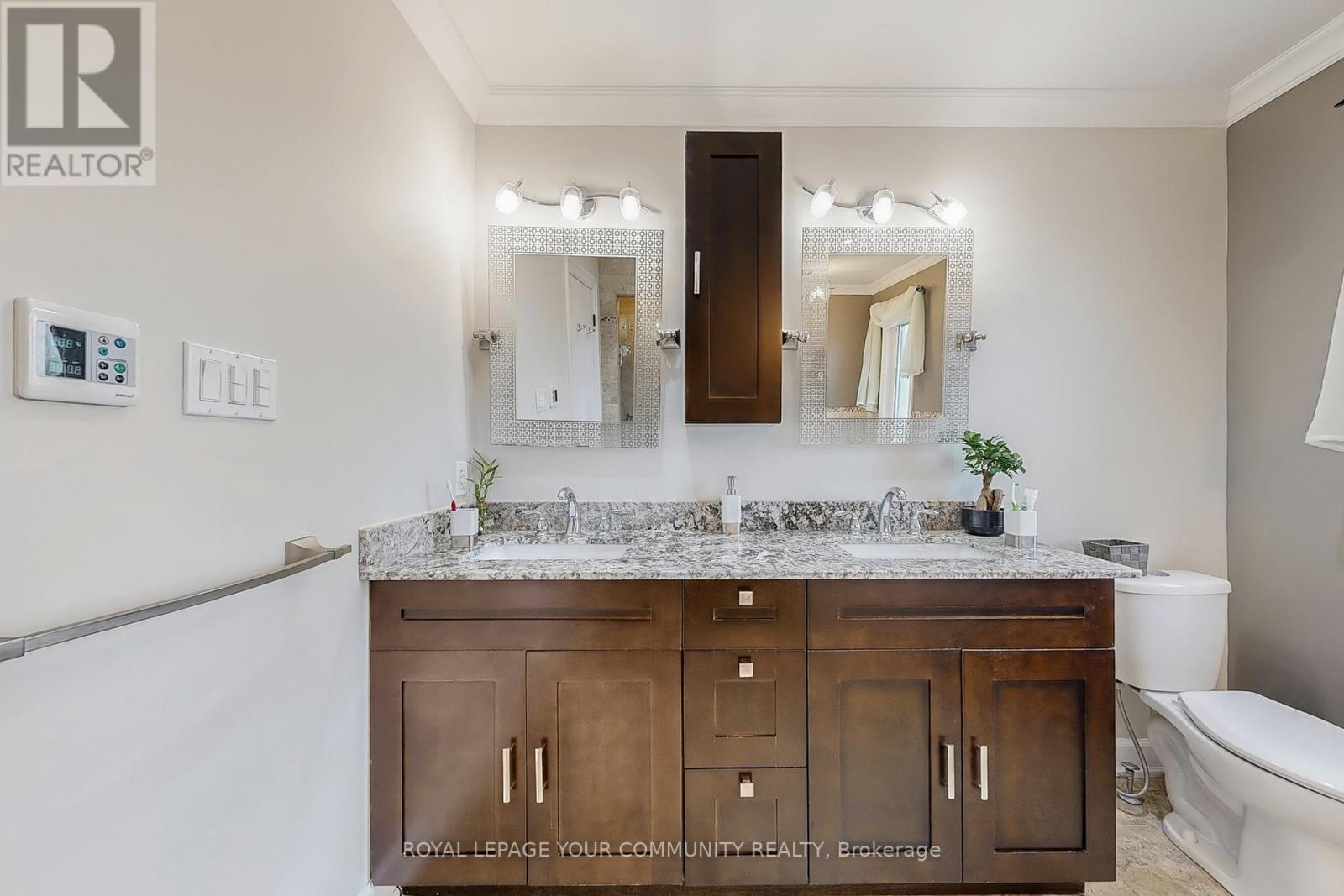 7 Shaftsbury Avenue, Richmond Hill, Ontario  L4C 9K6 - Photo 36 - N12387923