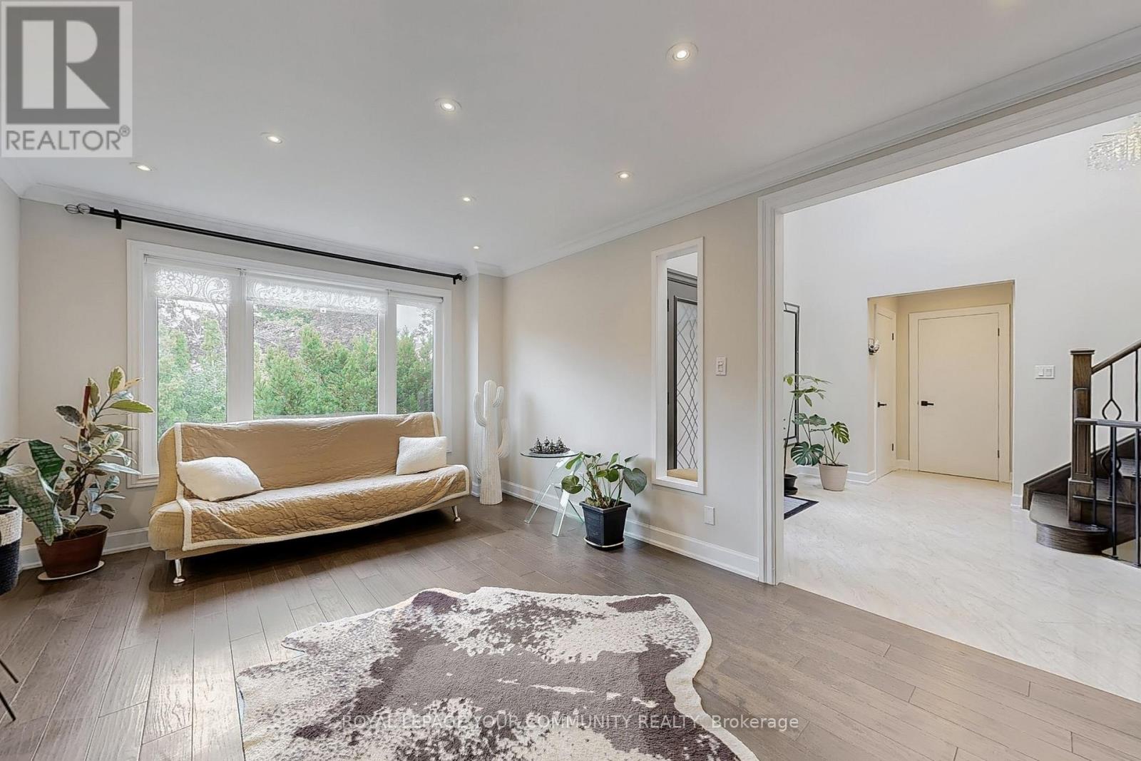 7 Shaftsbury Avenue, Richmond Hill, Ontario  L4C 9K6 - Photo 6 - N12387923