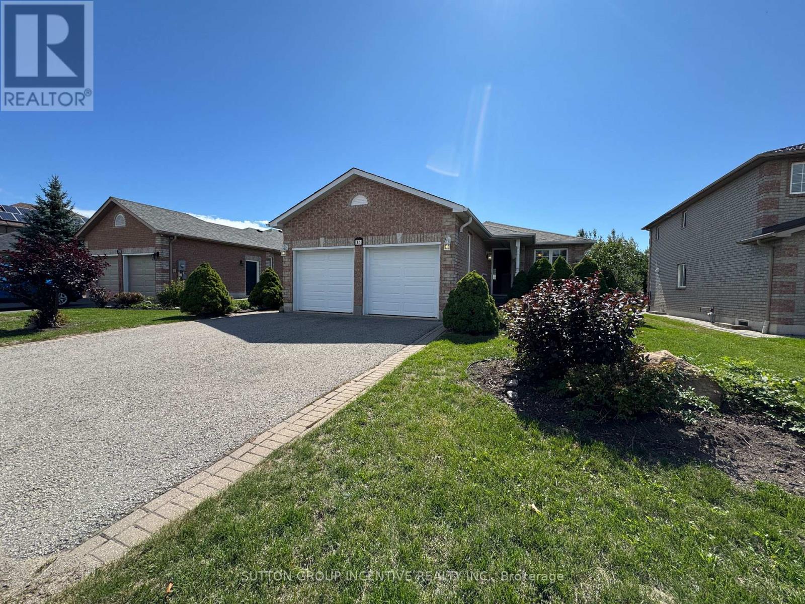 13 COMMONWEALTH ROAD, Barrie, Ontario