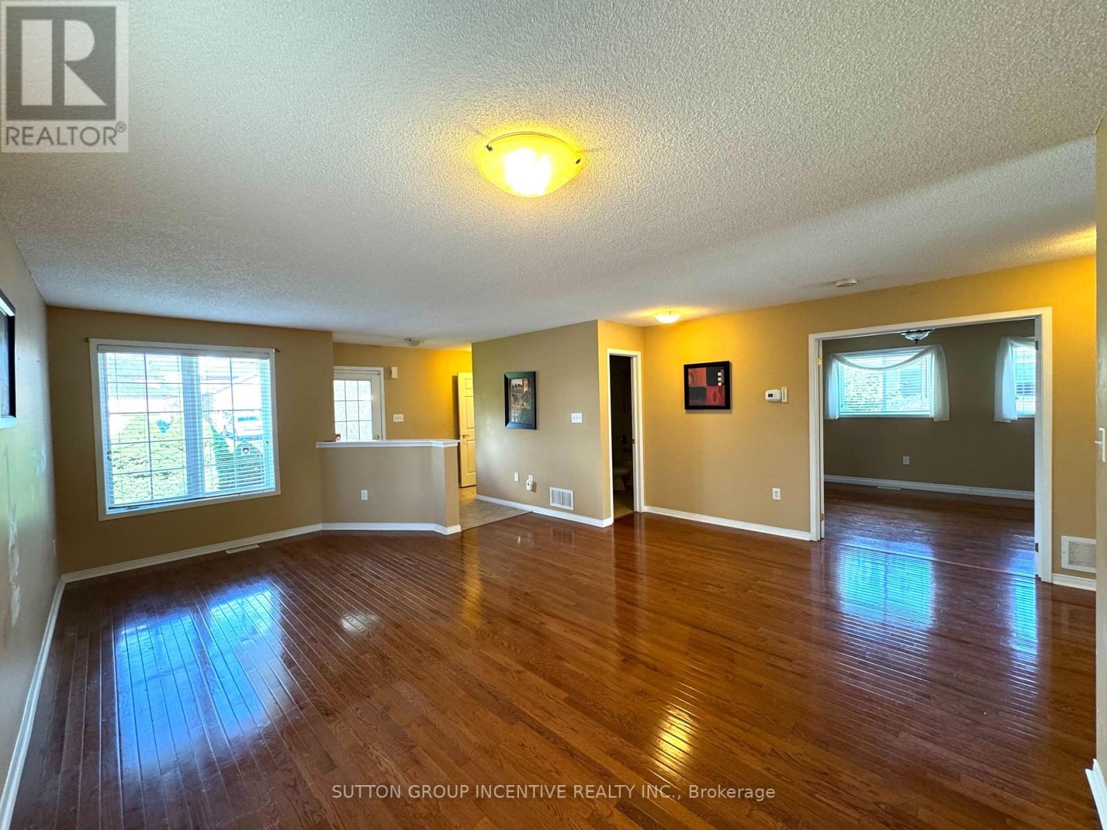 13 Commonwealth Road, Barrie, Ontario  L4M 7J6 - Photo 5 - S12387820