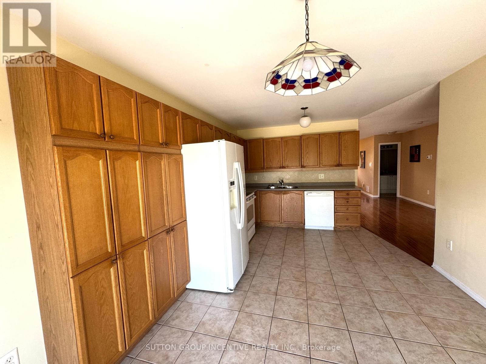 13 Commonwealth Road, Barrie, Ontario  L4M 7J6 - Photo 9 - S12387820