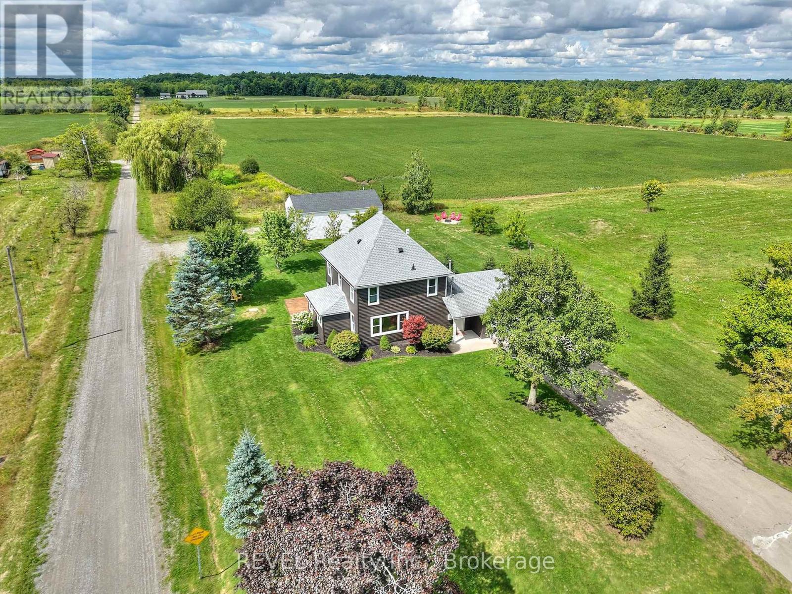 13717 Ort Road, Niagara Falls, Ontario  L2H 2M3 - Photo 4 - X12342879