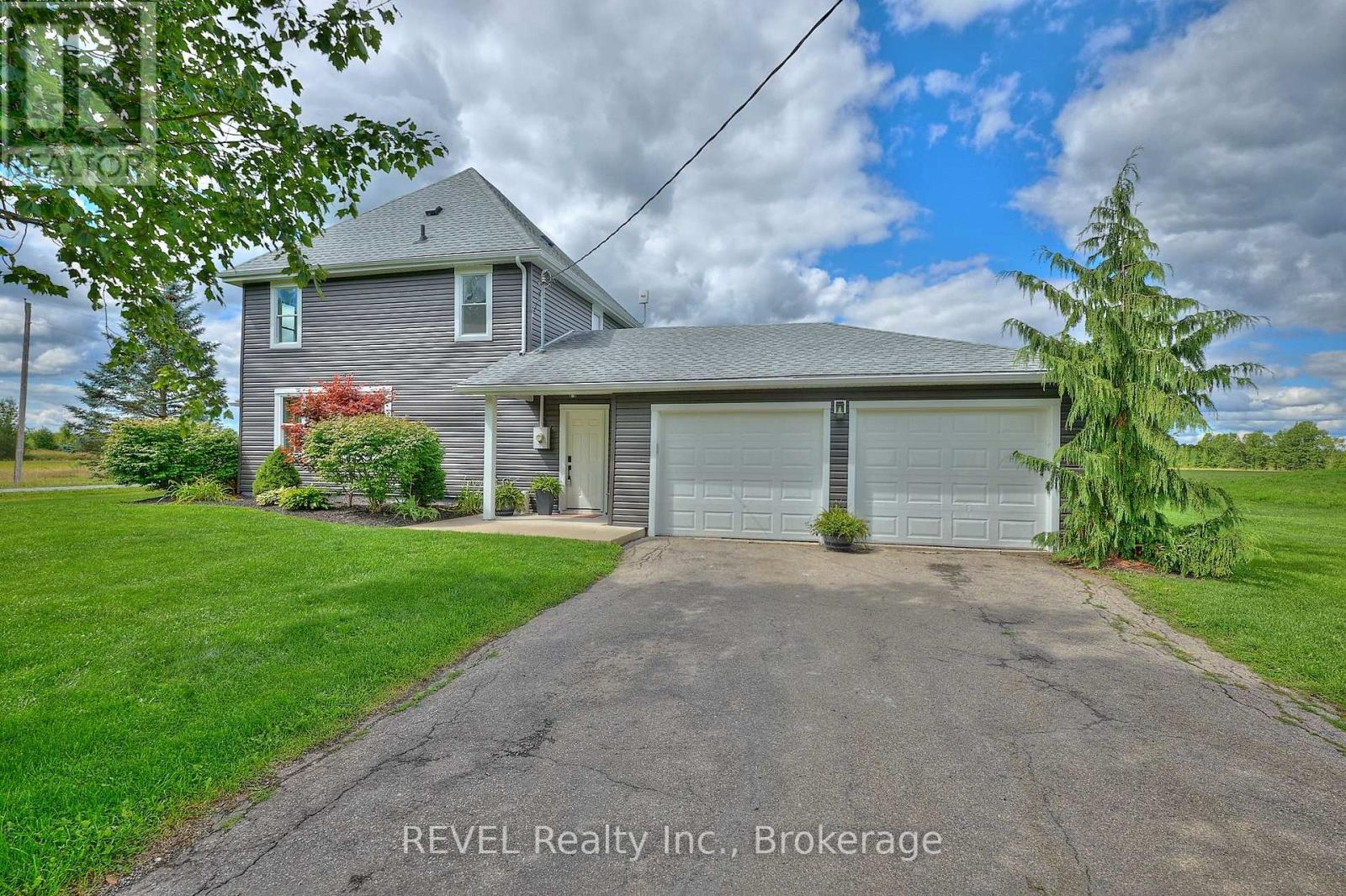13717 Ort Road, Niagara Falls, Ontario  L2H 2M3 - Photo 5 - X12342879