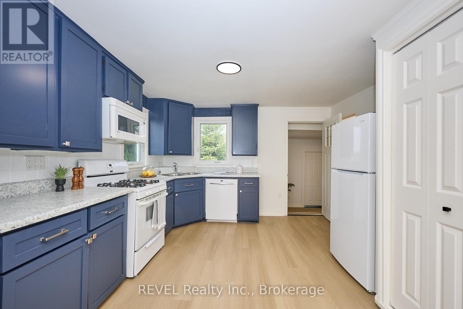 13717 Ort Road, Niagara Falls, Ontario  L2H 2M3 - Photo 9 - X12342879