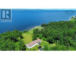 8934 East Bay Highway