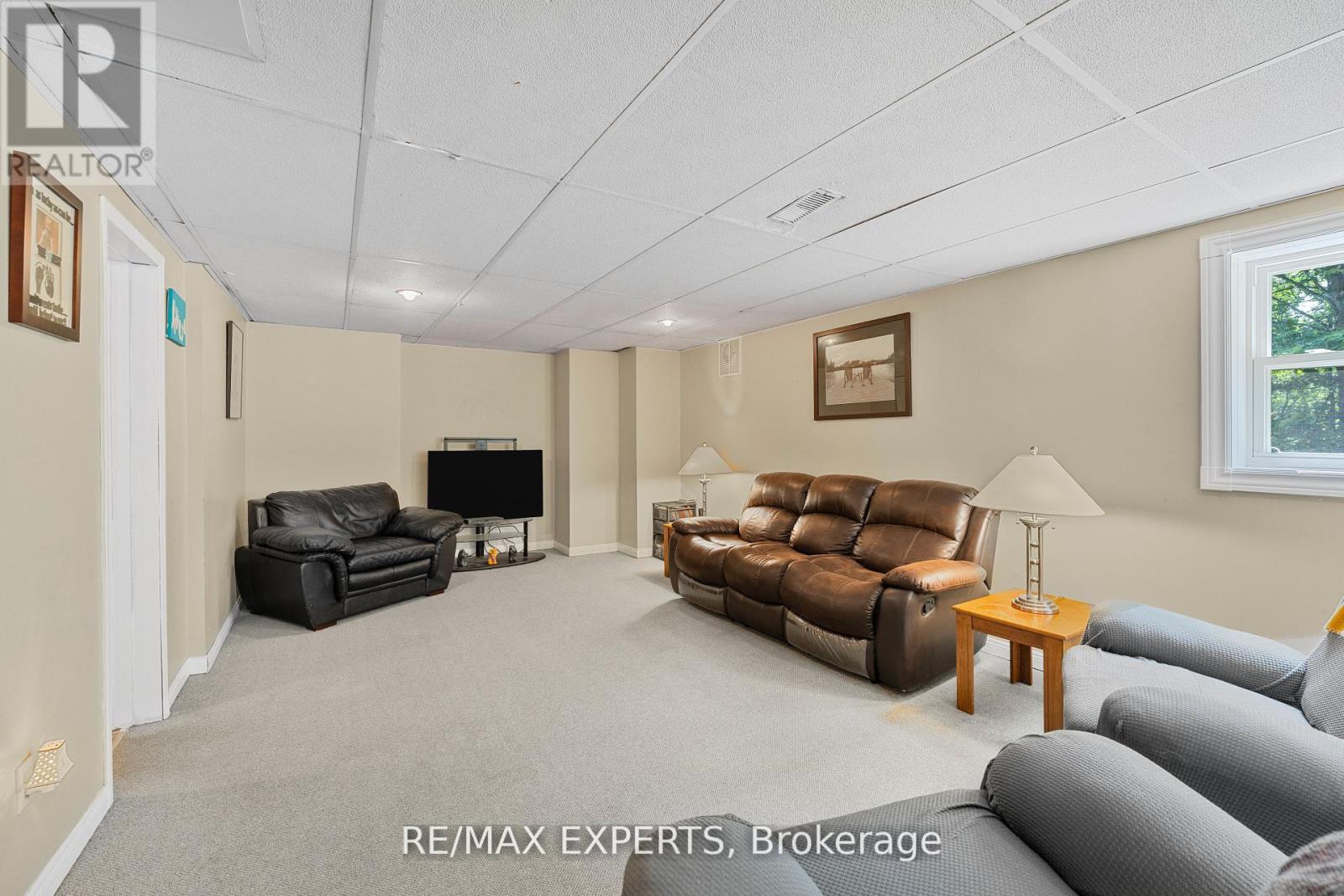 602 Scarlett Line, Springwater, Ontario  L4R 4K3 - Photo 31 - S12297512