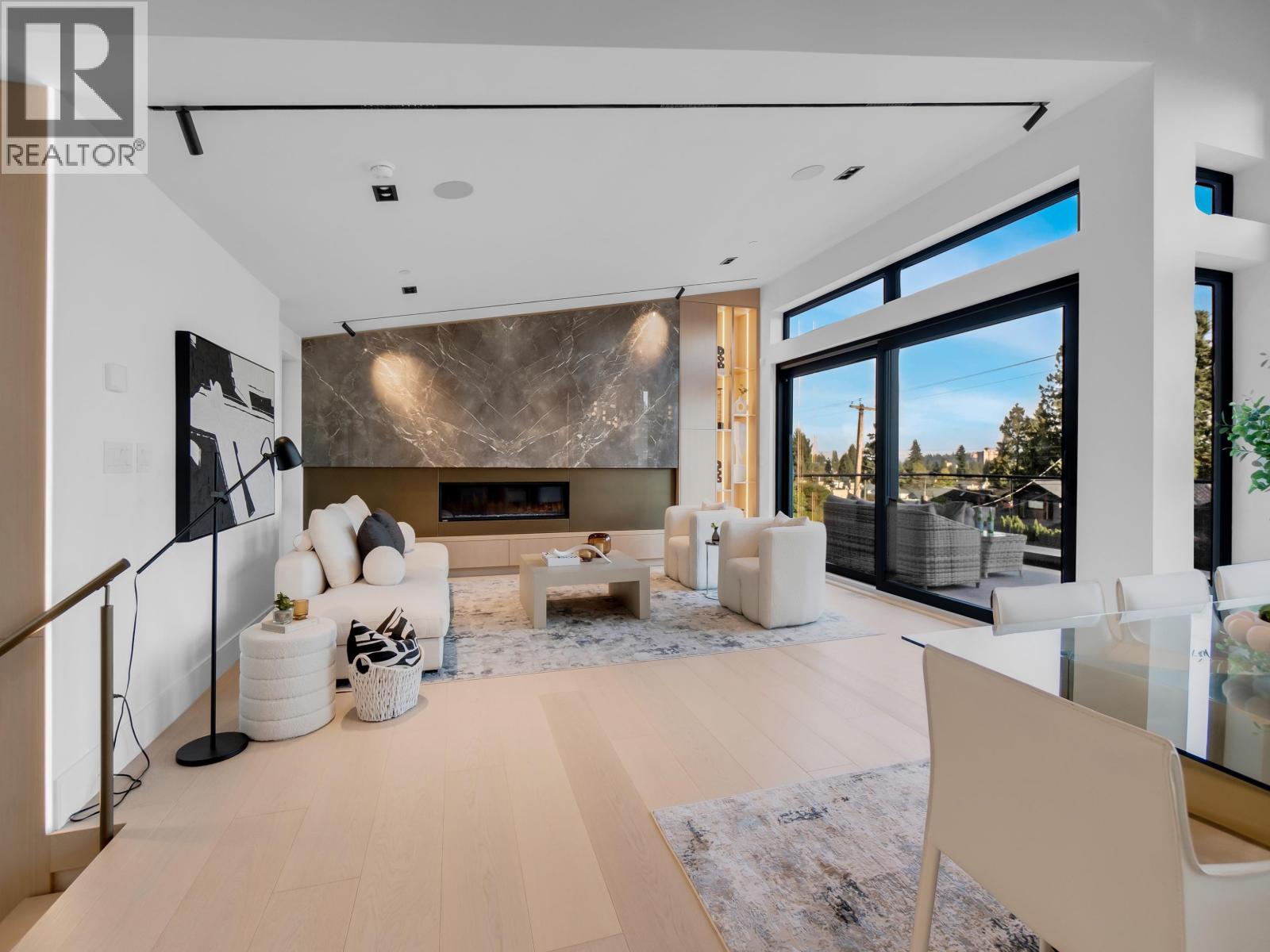 Property at 2423 MATHERS AVENUE image 4