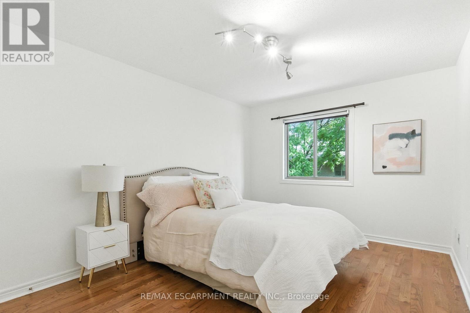 16 - 1245 Stephenson Drive, Burlington, Ontario  L7S 2L9 - Photo 20 - W12387726