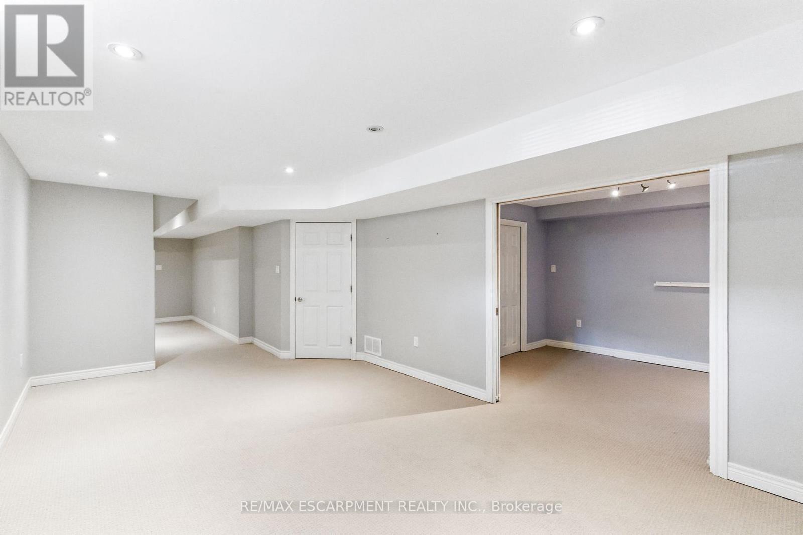 16 - 1245 Stephenson Drive, Burlington, Ontario  L7S 2L9 - Photo 25 - W12387726