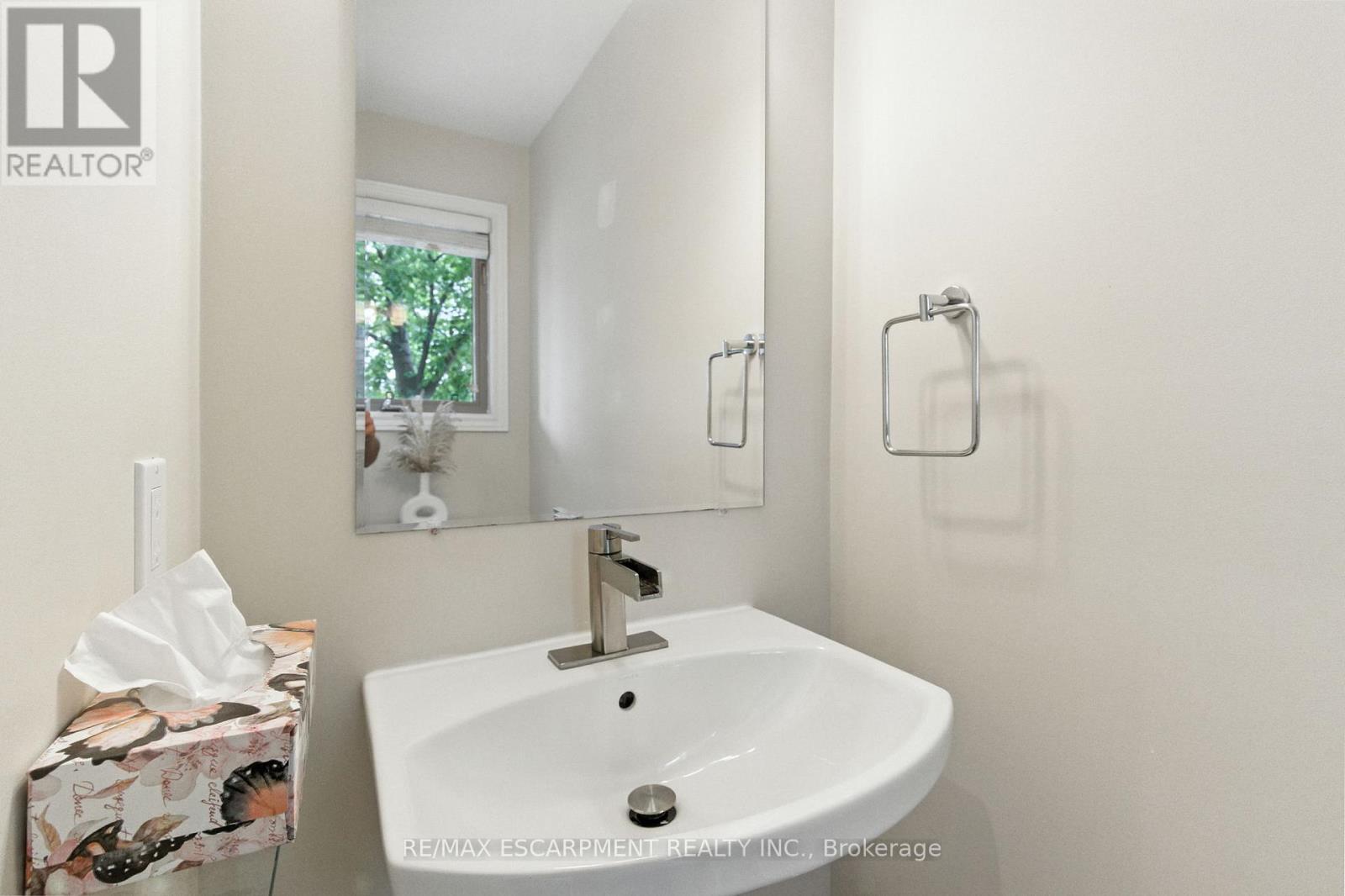 16 - 1245 Stephenson Drive, Burlington, Ontario  L7S 2L9 - Photo 6 - W12387726