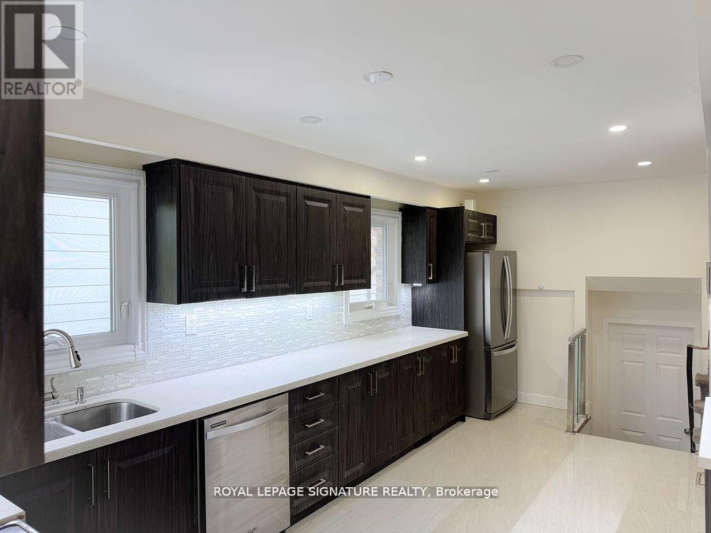 Upper - 20 Kirkland Road, Brampton, Ontario  L6V 2W6 - Photo 9 - W12387743