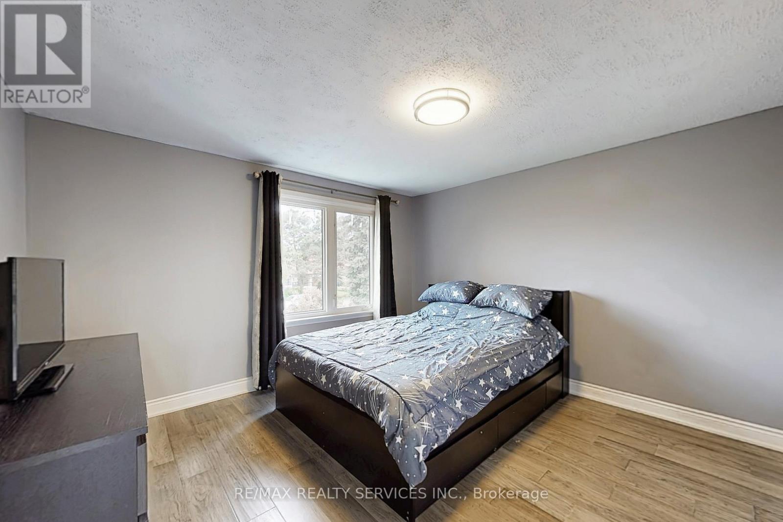 53 Geneva Crescent, Brampton, Ontario  L6S 1K7 - Photo 18 - W12387789