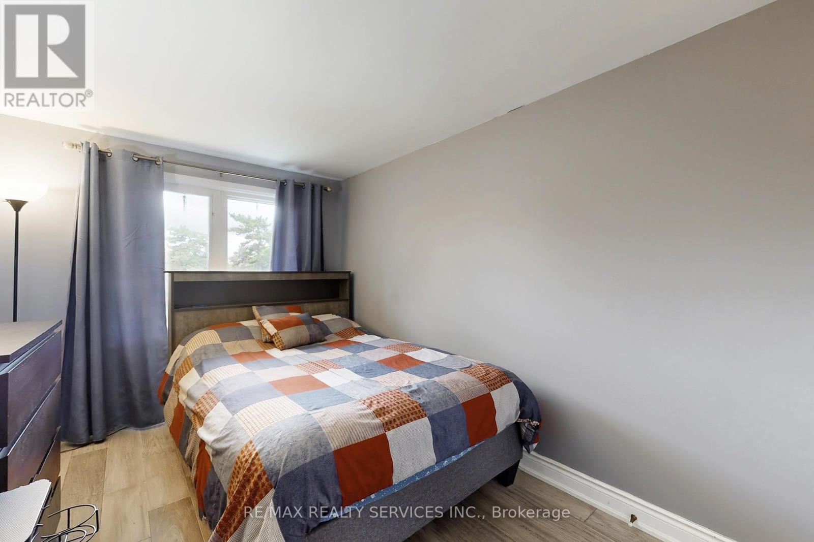 53 Geneva Crescent, Brampton, Ontario  L6S 1K7 - Photo 23 - W12387789