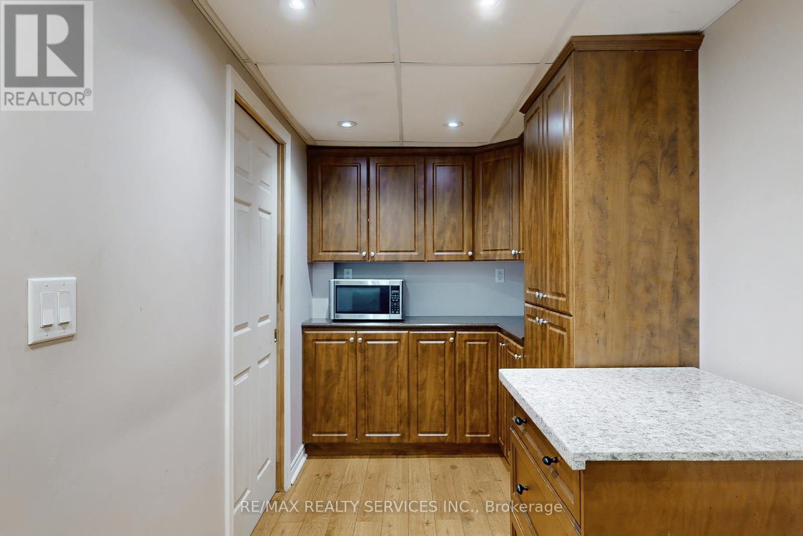 53 Geneva Crescent, Brampton, Ontario  L6S 1K7 - Photo 36 - W12387789