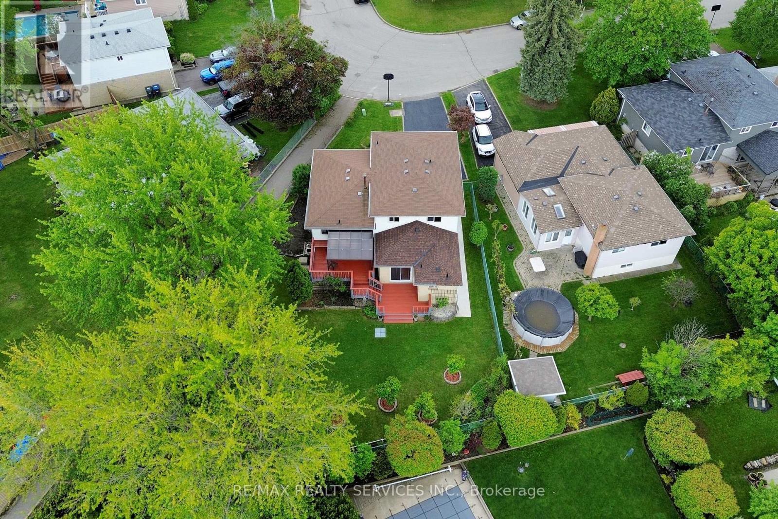 53 Geneva Crescent, Brampton, Ontario  L6S 1K7 - Photo 49 - W12387789