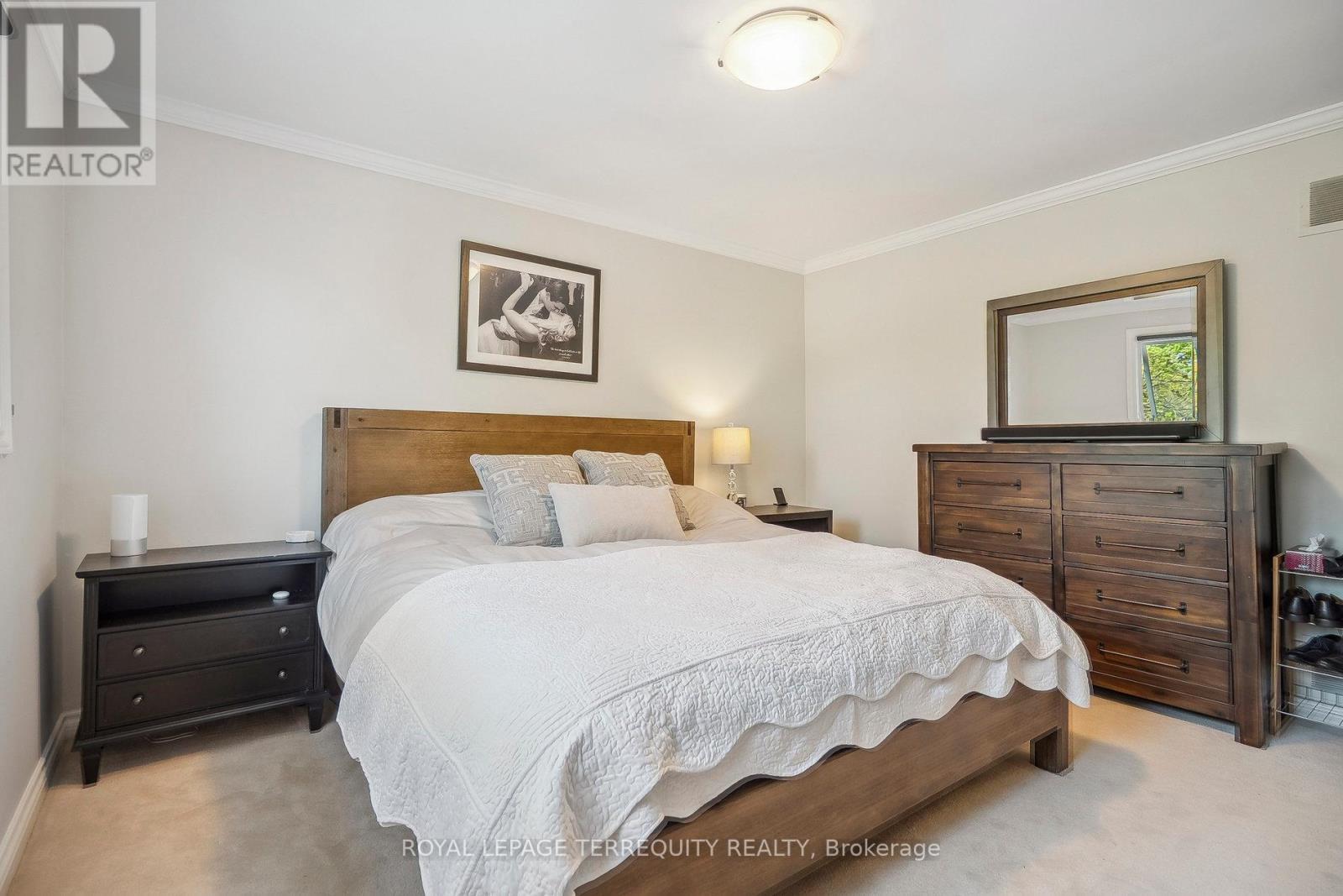 219 Valleyview Court, Oakville, Ontario  L6L 5H9 - Photo 27 - W12387823