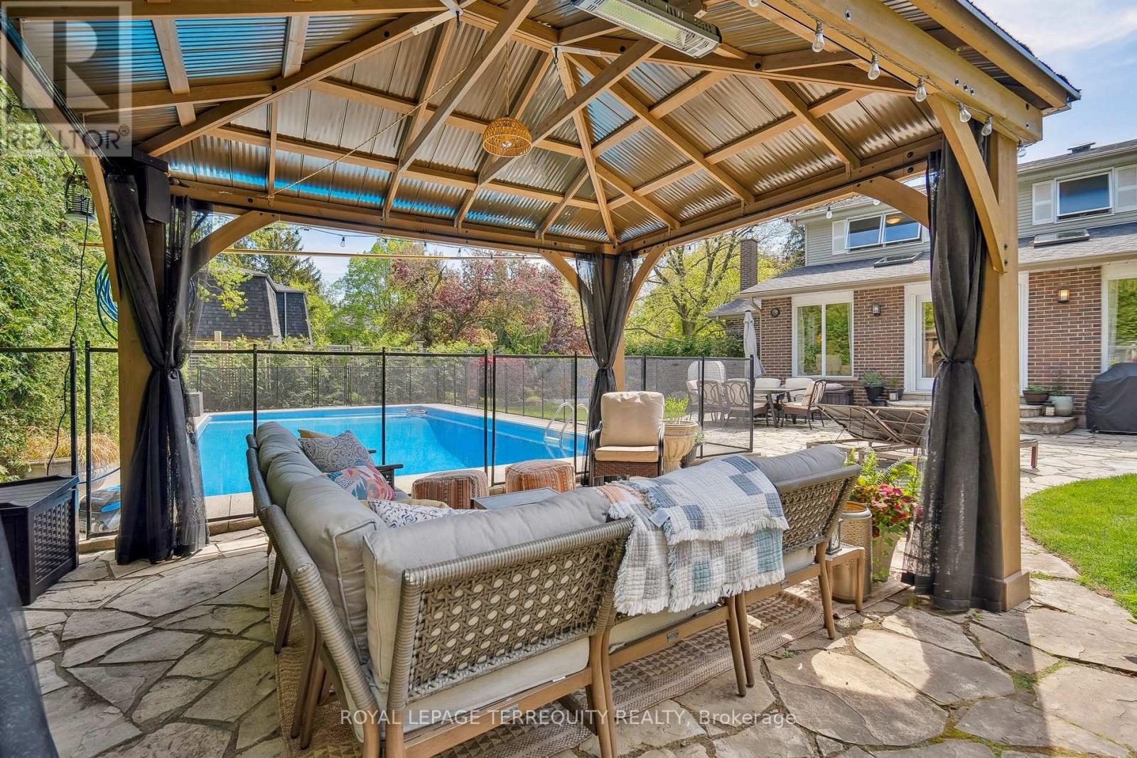 219 Valleyview Court, Oakville, Ontario  L6L 5H9 - Photo 41 - W12387823